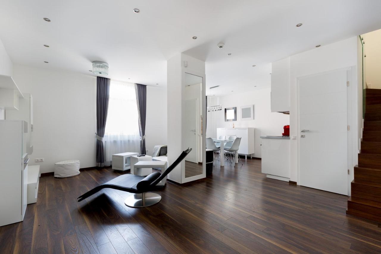 Budapest Central Square 2 Bedrooms Suite - Michaelides Voeroesmarty Square Residences Extérieur photo