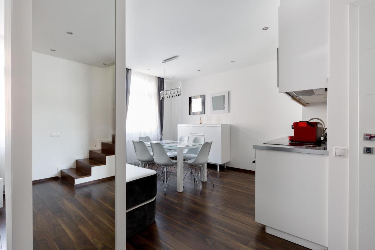 Budapest Central Square 2 Bedrooms Suite - Michaelides Voeroesmarty Square Residences Extérieur photo