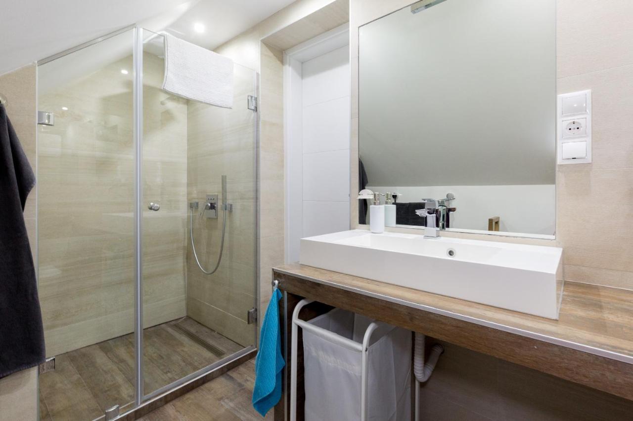 Budapest Central Square 2 Bedrooms Suite - Michaelides Voeroesmarty Square Residences Extérieur photo