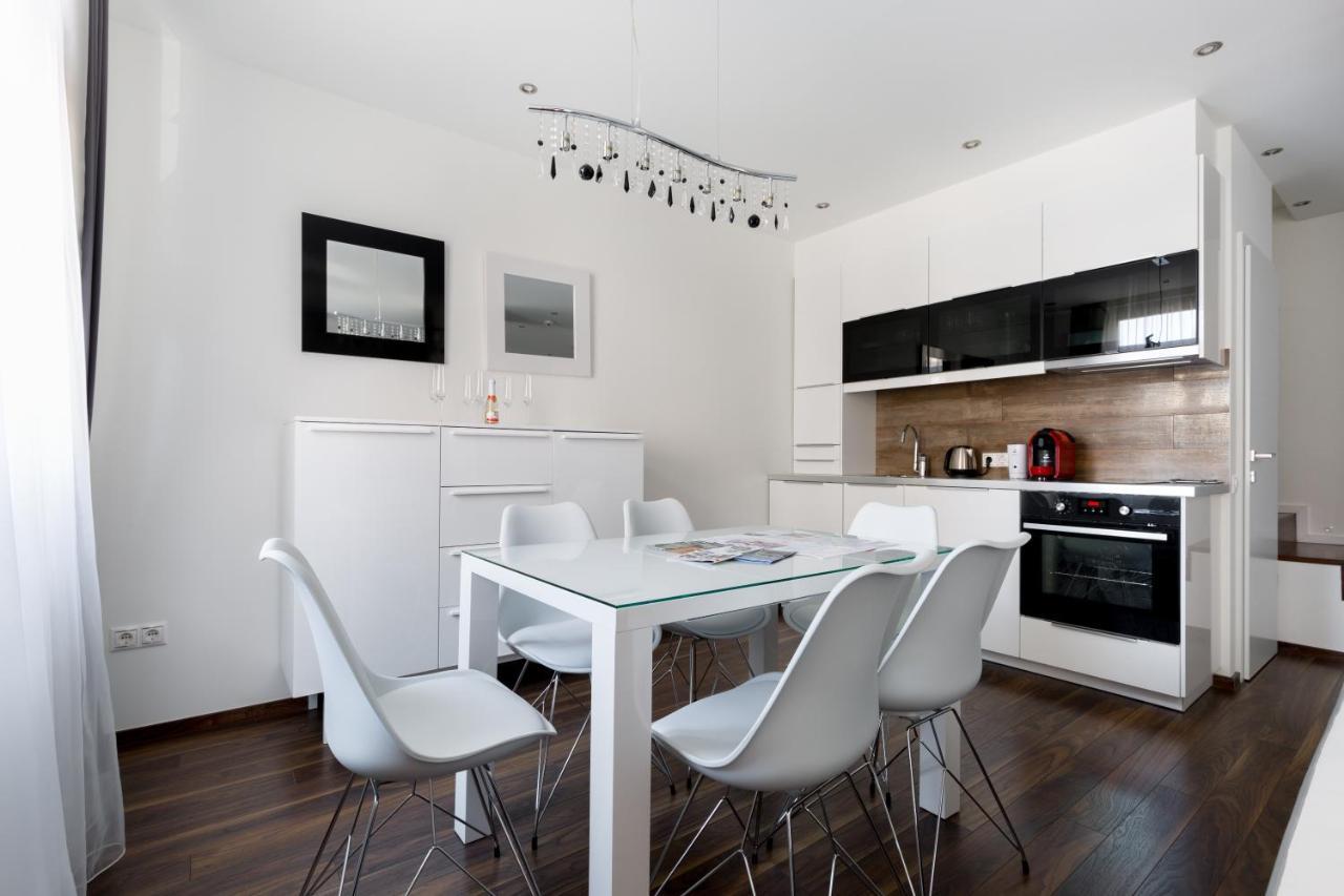Budapest Central Square 2 Bedrooms Suite - Michaelides Voeroesmarty Square Residences Extérieur photo